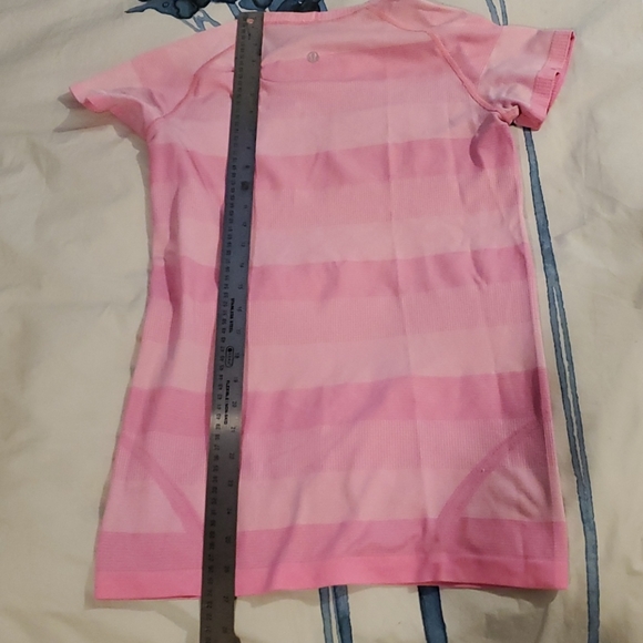 Lululemon athletica pink athletic top - Picture 4 of 6